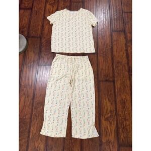 Flora Nikrooz Women's Small Floral Pajama Set Yellow Lace Trim Capri Pants